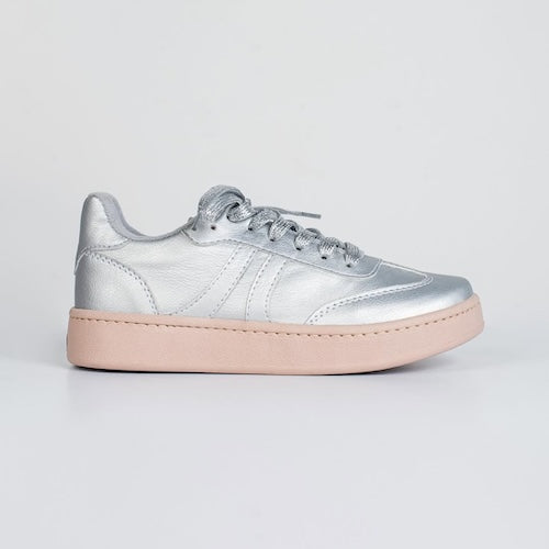 Tenis en Cuero Plateado