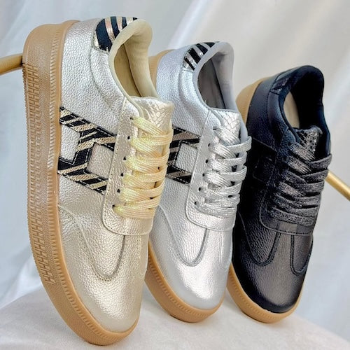 Tenis en Cuero Plateado