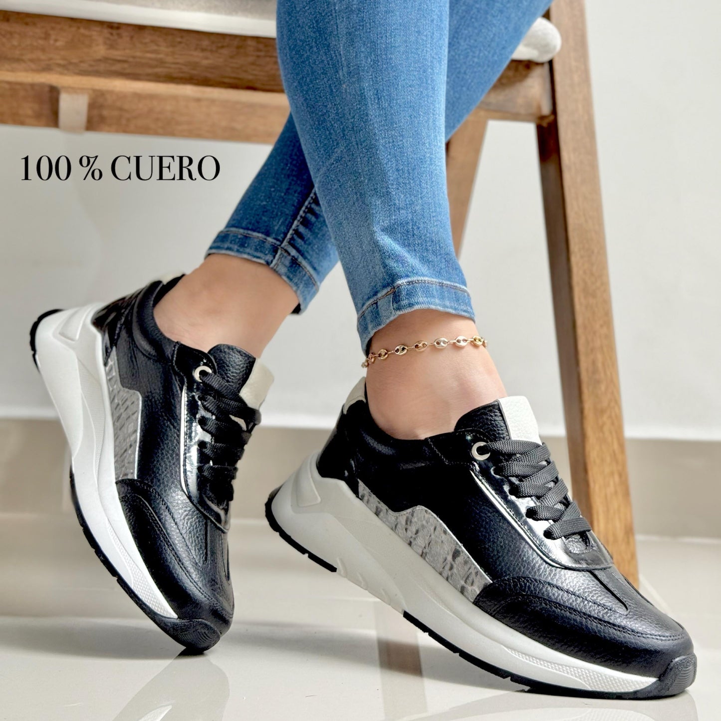 Tenis en Cuero Negro