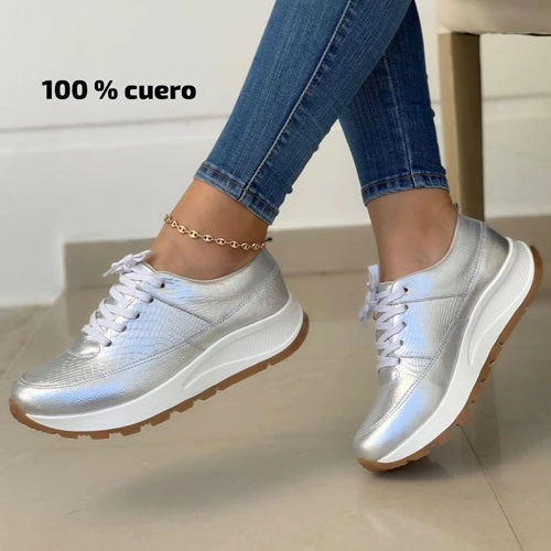 Tenis en Cuero Plateado