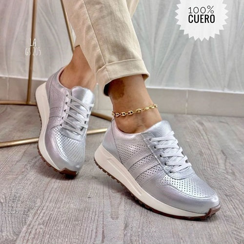 Tenis en Cuero Plateado