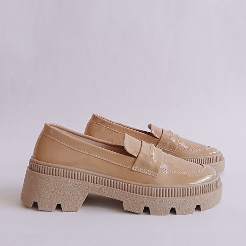 Mocasines Charol Beige