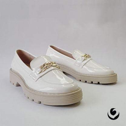 Mocasines Hebilla Charol Blanco