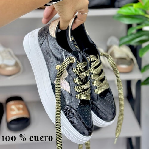 Tenis en Cuero Negro