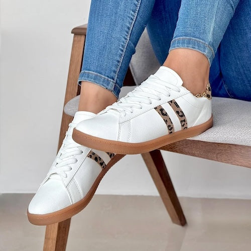 Tenis Blanco y Animal Print